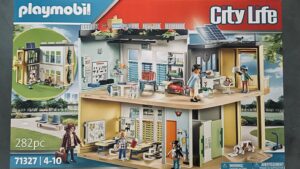 playmobil-city-life-grosse-schule